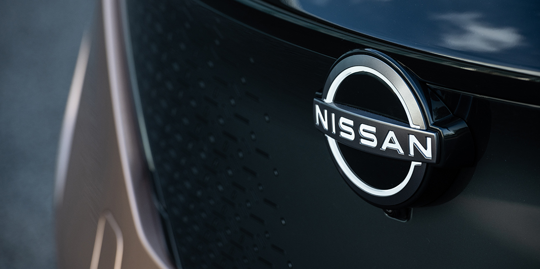 El logotipo rediseñado de Nissan apunta hacia un nuevo horizonte